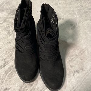 Fergalicious black suede strappy booties, like new, sz 8